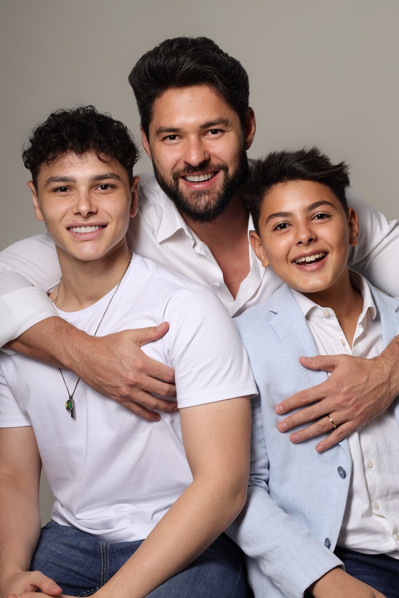 Laion com os filhos